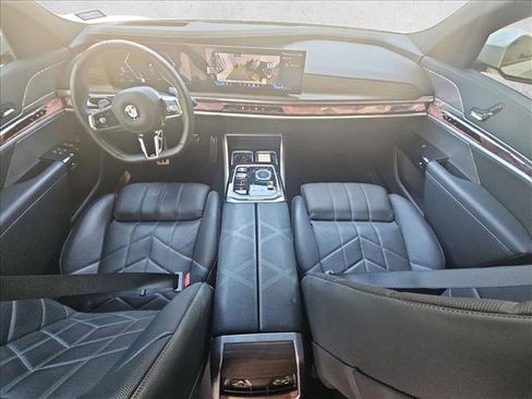 Used 2023 BMW 760i xDrive AWD/4WD image 16