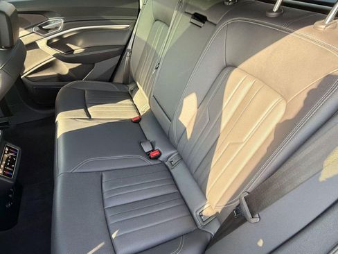 Used 2023 Audi e-tron Premium Plus w/ Premium Plus Package image 27