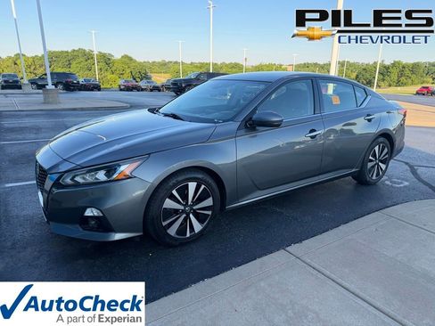 Used 2019 Nissan Altima 2.5 SL FWD image 1