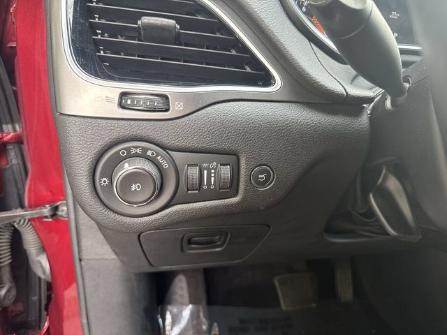 Used 2019 Jeep Cherokee Limited w/ Technology Group AWD/4WD image 26