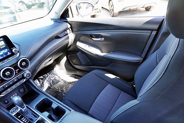 Used 2025 Nissan Sentra SV FWD image 30