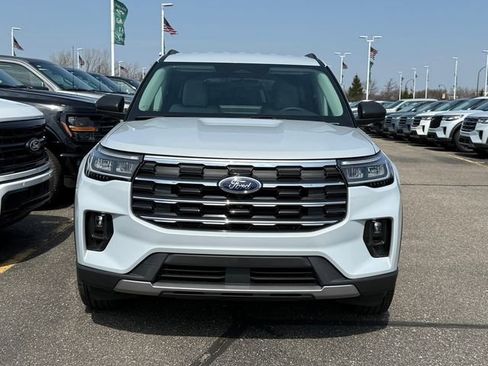 New 2026 Ford Explorer Active AWD/4WD image 2