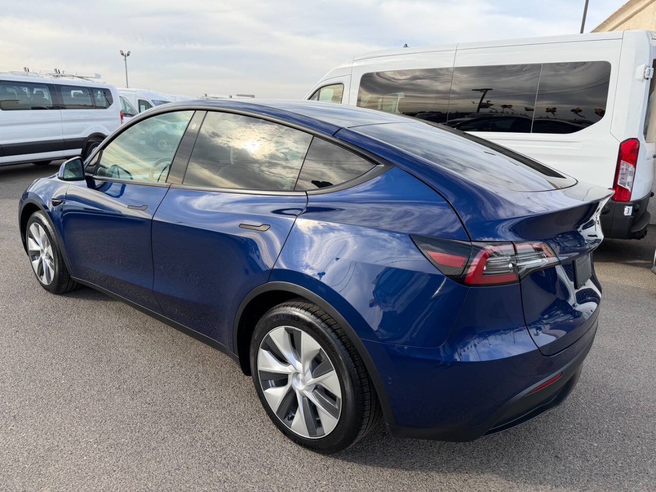 Used 2021 Tesla Model Y Long Range AWD/4WD image 9
