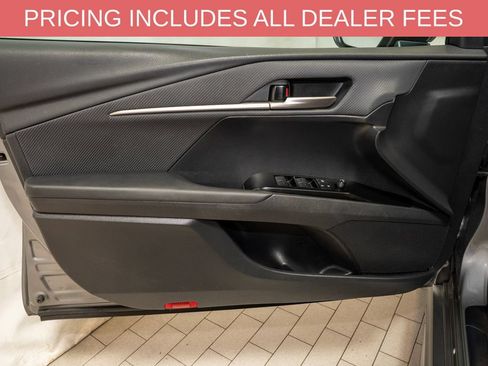 Used 2025 Toyota Camry SE FWD image 11
