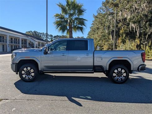 New 2026 GMC Sierra 2500 Denali w/ Denali Reserve Package image 8
