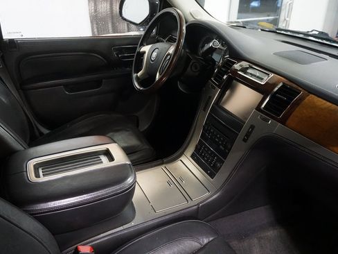 Used 2013 Cadillac Escalade Platinum image 25