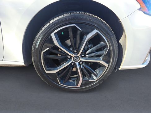 Used 2024 Nissan Altima 2.5 SR image 14