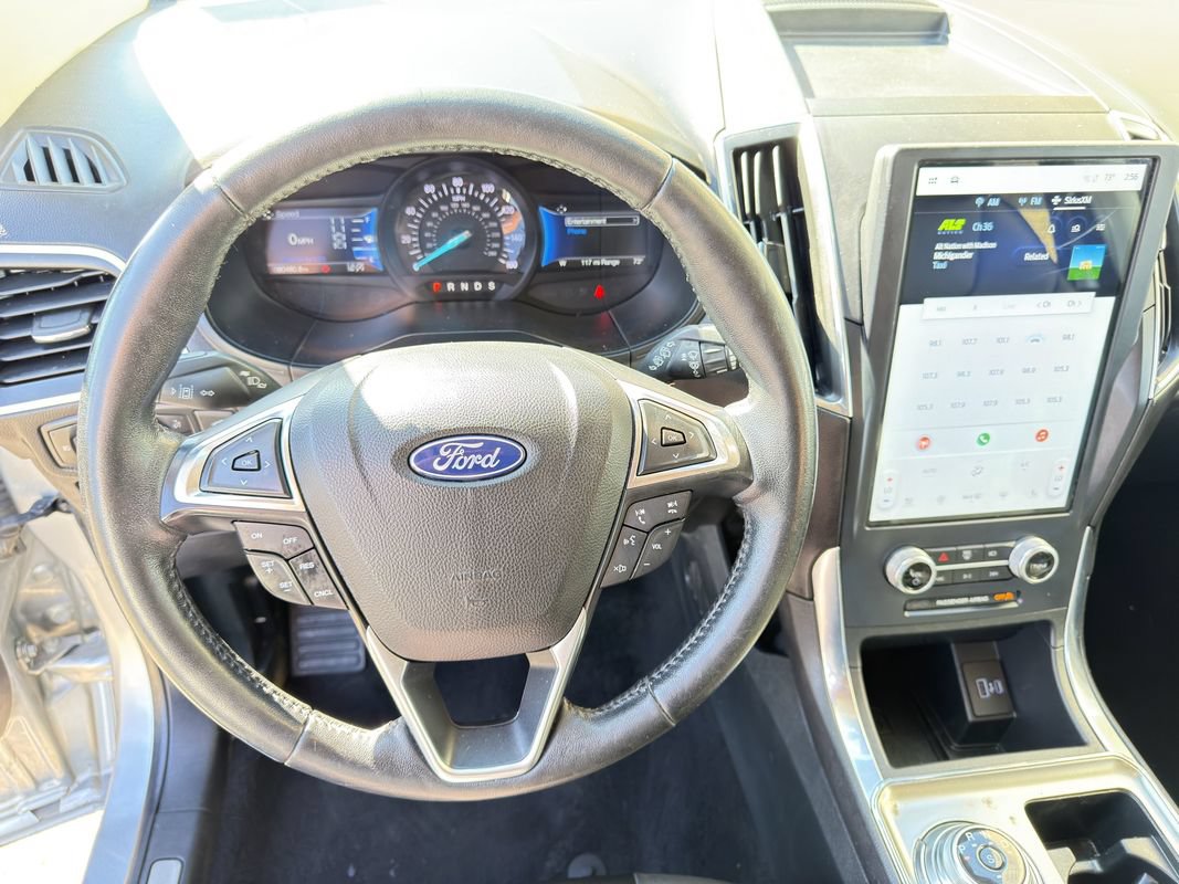 Used 2022 Ford Edge Titanium AWD/4WD image 18