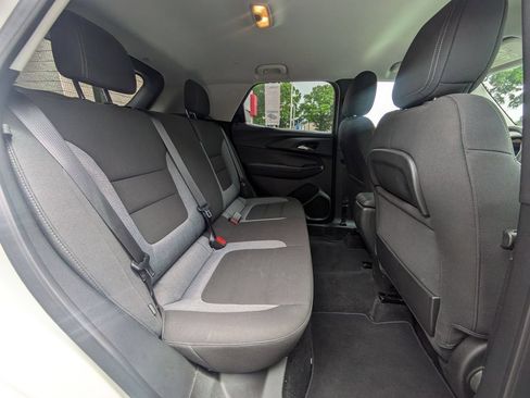 Used 2025 Chevrolet TrailBlazer LT AWD/4WD image 27