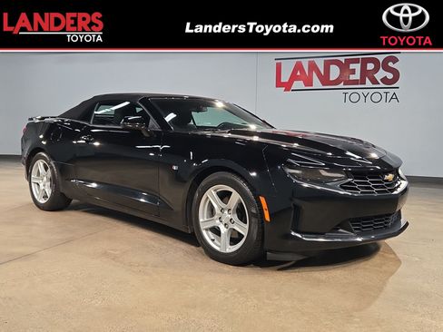 Used 2020 Chevrolet Camaro LT RWD image 1