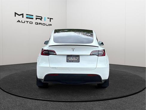 Used 2023 Tesla Model Y Long Range AWD/4WD image 8