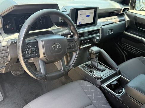 Used 2025 Toyota Tacoma SR5 AWD/4WD image 27