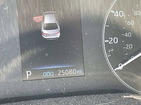 Used 2024 Toyota Corolla LE FWD image 13