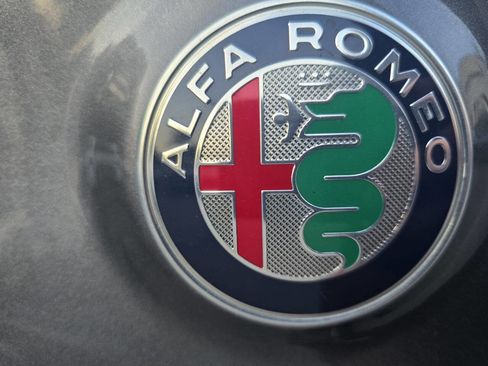 Used 2018 Alfa Romeo Stelvio Sport w/ Quick Order Package 22J Sport image 19