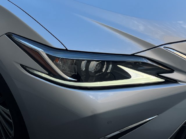 Used 2025 Lexus ES 350 w/ Premium Package FWD image 14