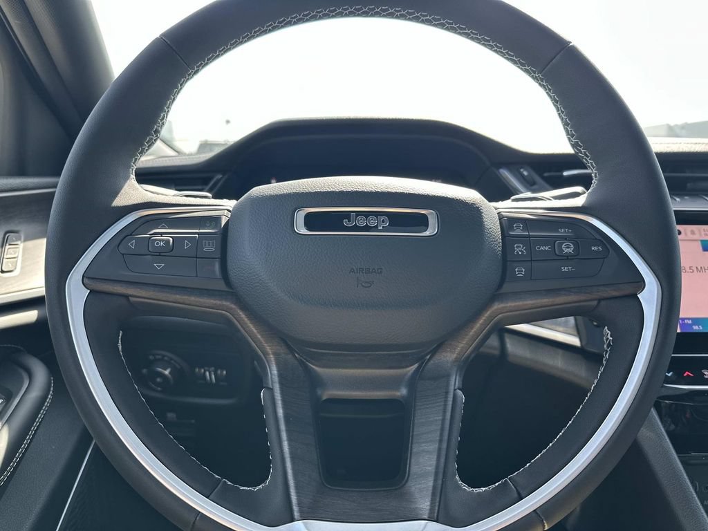 New 2026 Jeep Grand Cherokee Limited AWD/4WD image 15