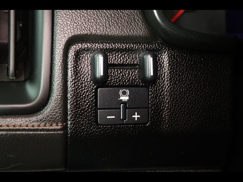 Used 2021 GMC Canyon AT4 image 28