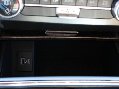 Used 2022 Ford F350 Lariat w/ Camper Package image 27