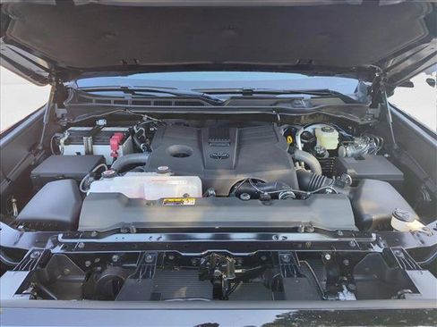 New 2025 Toyota Tundra SR5 w/ SR5 Convenience Package AWD/4WD image 17