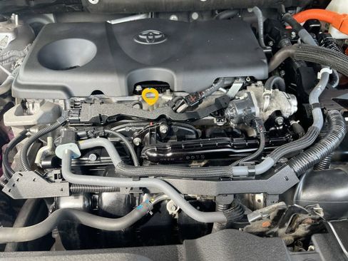 Certified 2023 Toyota Venza Limited AWD/4WD image 18