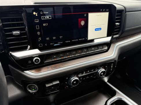 Used 2022 GMC Sierra 1500 SLT w/ SLT Premium Plus Package image 18