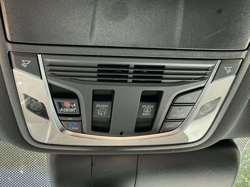 Used 2025 Acura RDX SH-AWD image 27