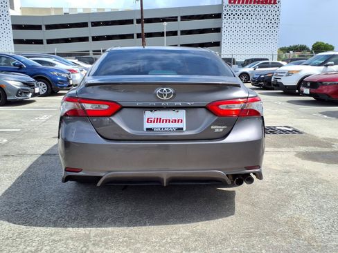 Used 2018 Toyota Camry SE FWD image 23