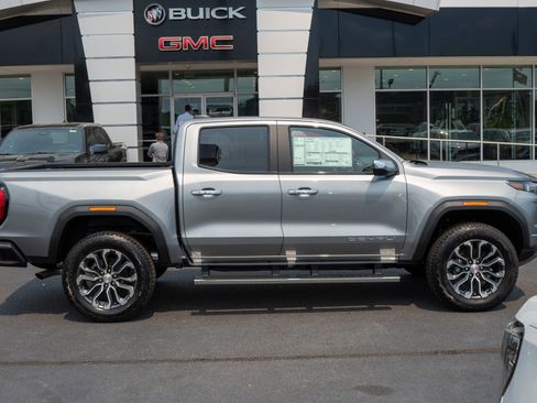 New 2026 GMC Canyon Denali AWD/4WD image 2