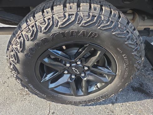 Used 2024 Chevrolet Silverado 1500 LT Trail Boss AWD/4WD image 11