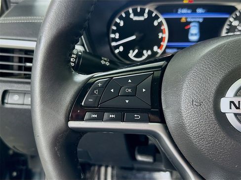 Used 2022 Nissan Altima 2.5 SV w/ SV Premium Package image 21