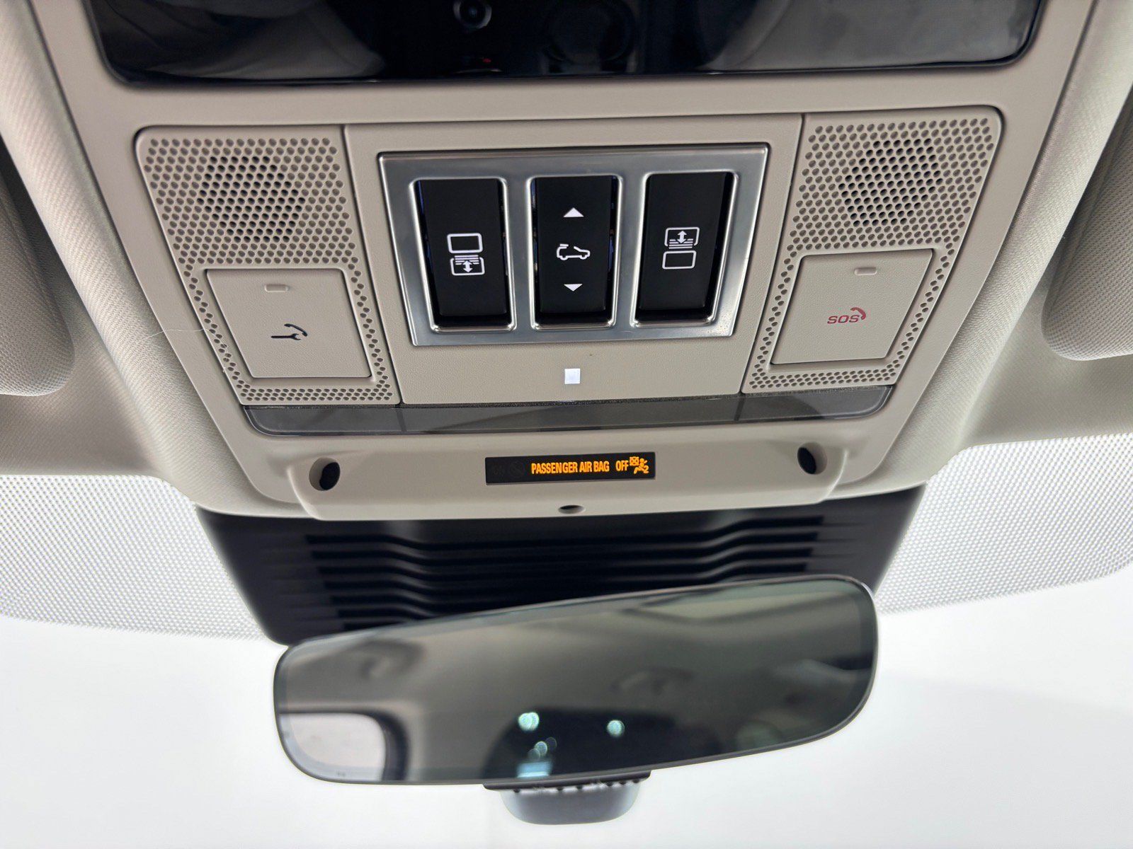 New 2025 Land Rover Discovery S AWD/4WD image 12