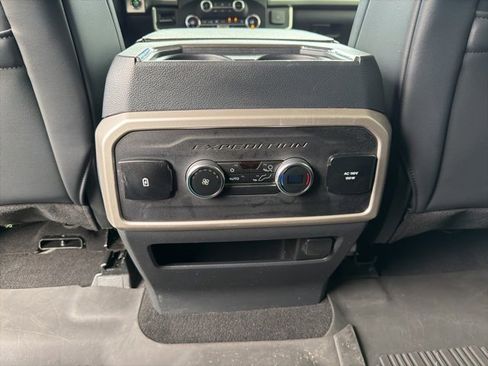 Used 2024 Ford Expedition XLT image 32