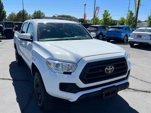 Used 2022 Toyota Tacoma SR AWD/4WD image 4