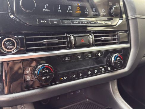 Used 2023 Nissan Pathfinder Platinum w/ Lighting Package (N92) image 28