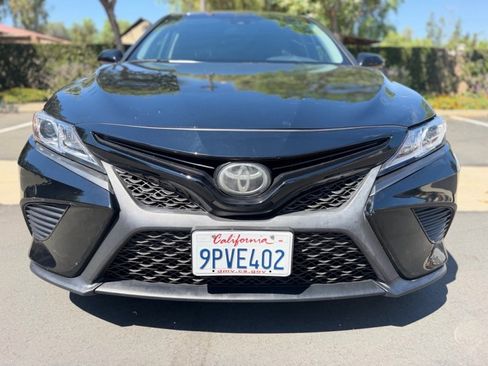 Used 2019 Toyota Camry SE FWD image 10
