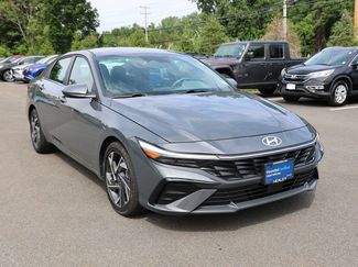 Certified 2025 Hyundai Elantra SEL FWD video 1