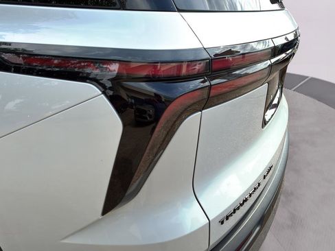 Used 2024 Chevrolet Traverse Z71 w/ Enhanced Driving Package AWD/4WD image 44