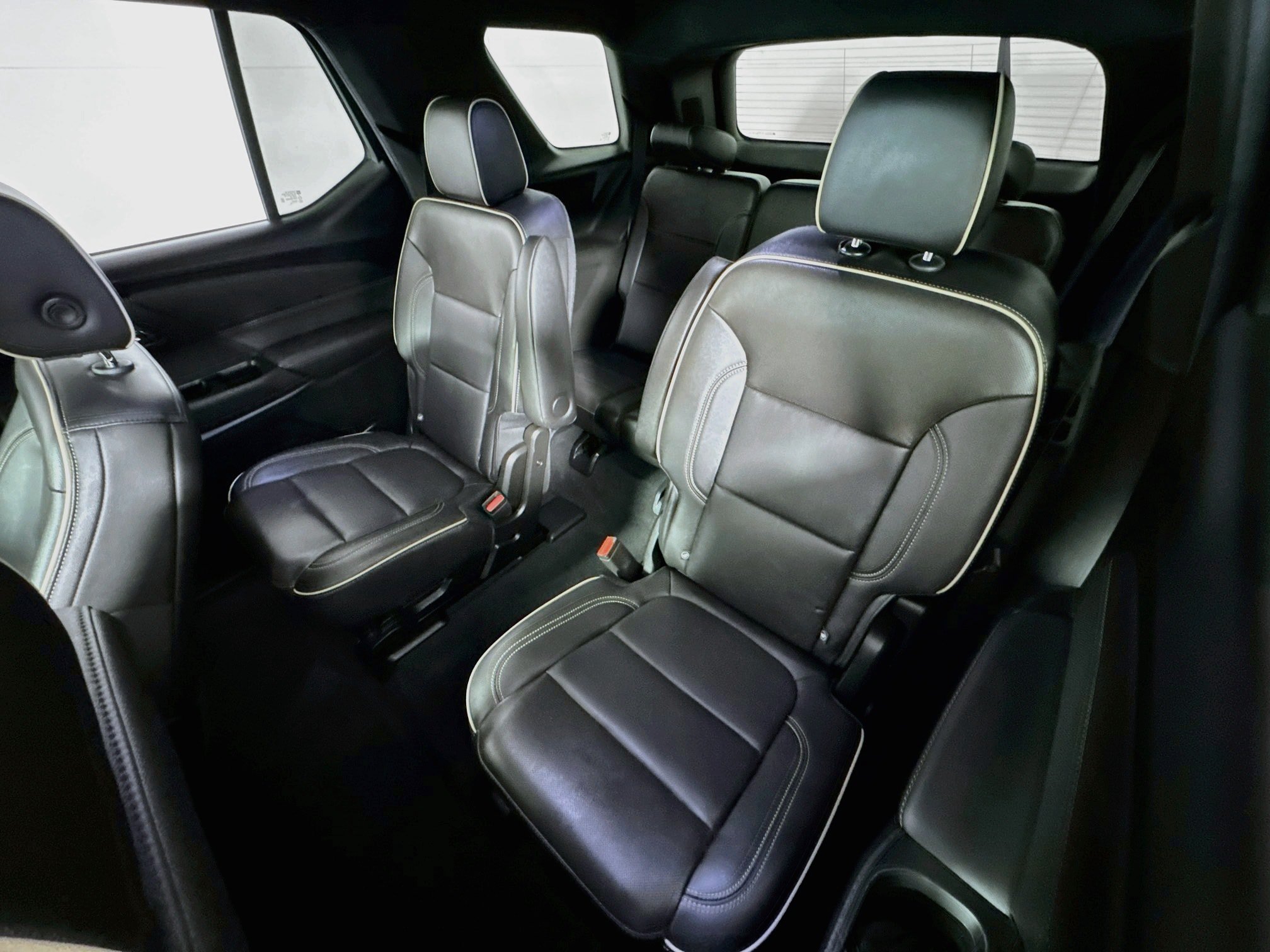 Used 2023 Chevrolet Traverse Premier w/ Redline Edition AWD/4WD image 24