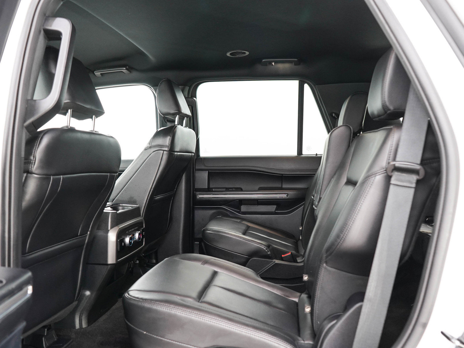 Used 2021 Ford Expedition XLT w/ Equipment Group 202A AWD/4WD image 16