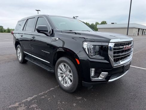 Used 2023 GMC Yukon SLT AWD/4WD image 3