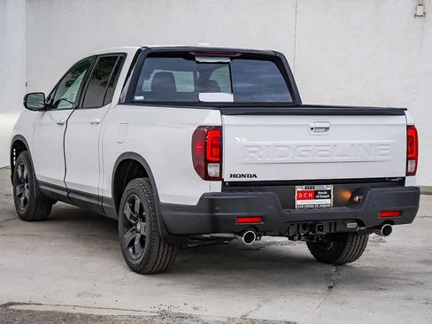New 2026 Honda Ridgeline Black Edition image 6