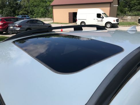 Used 2019 Subaru Crosstrek 2.0i Limited w/ Moonroof Package w/Navigation AWD/4WD image 5