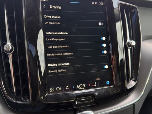 New 2025 Volvo XC60 B5 Core w/ Protection Package Premier image 22