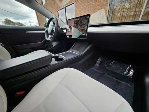 Used 2023 Tesla Model 3 Standard Range image 54