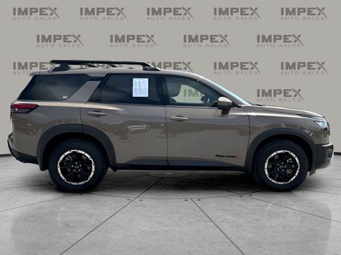 Used 2025 Nissan Pathfinder Rock Creek AWD/4WD image 6