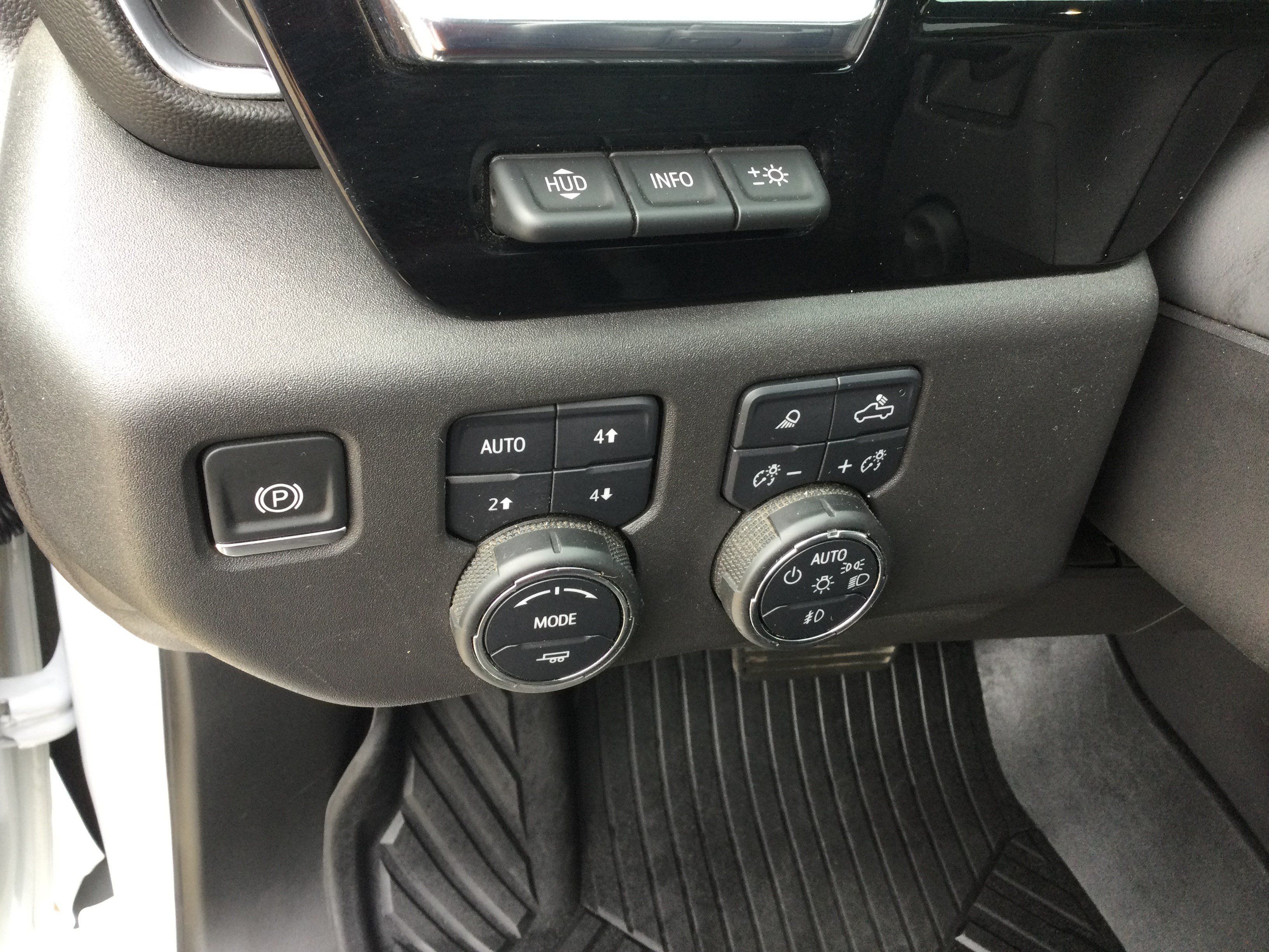Used 2024 Chevrolet Silverado 1500 LTZ w/ LTZ Premium Package AWD/4WD image 16