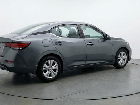 Used 2025 Nissan Sentra S FWD image 9