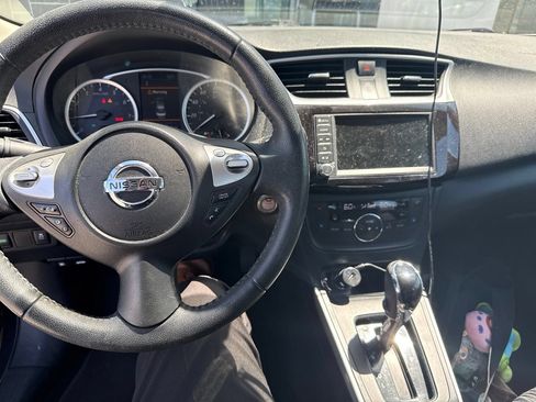 Used 2019 Nissan Sentra SV FWD image 4