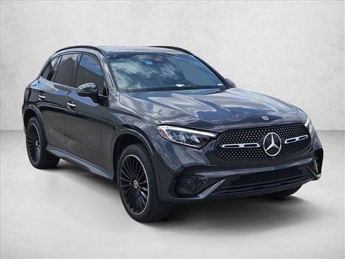 Used 2023 Mercedes-Benz GLC 300 image 3
