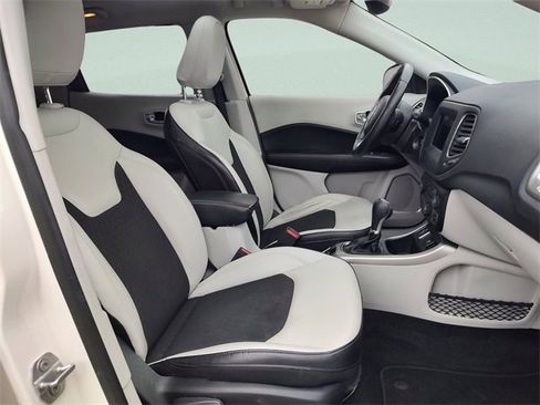 Certified 2018 Jeep Compass Latitude w/ Popular Equipment Group image 32